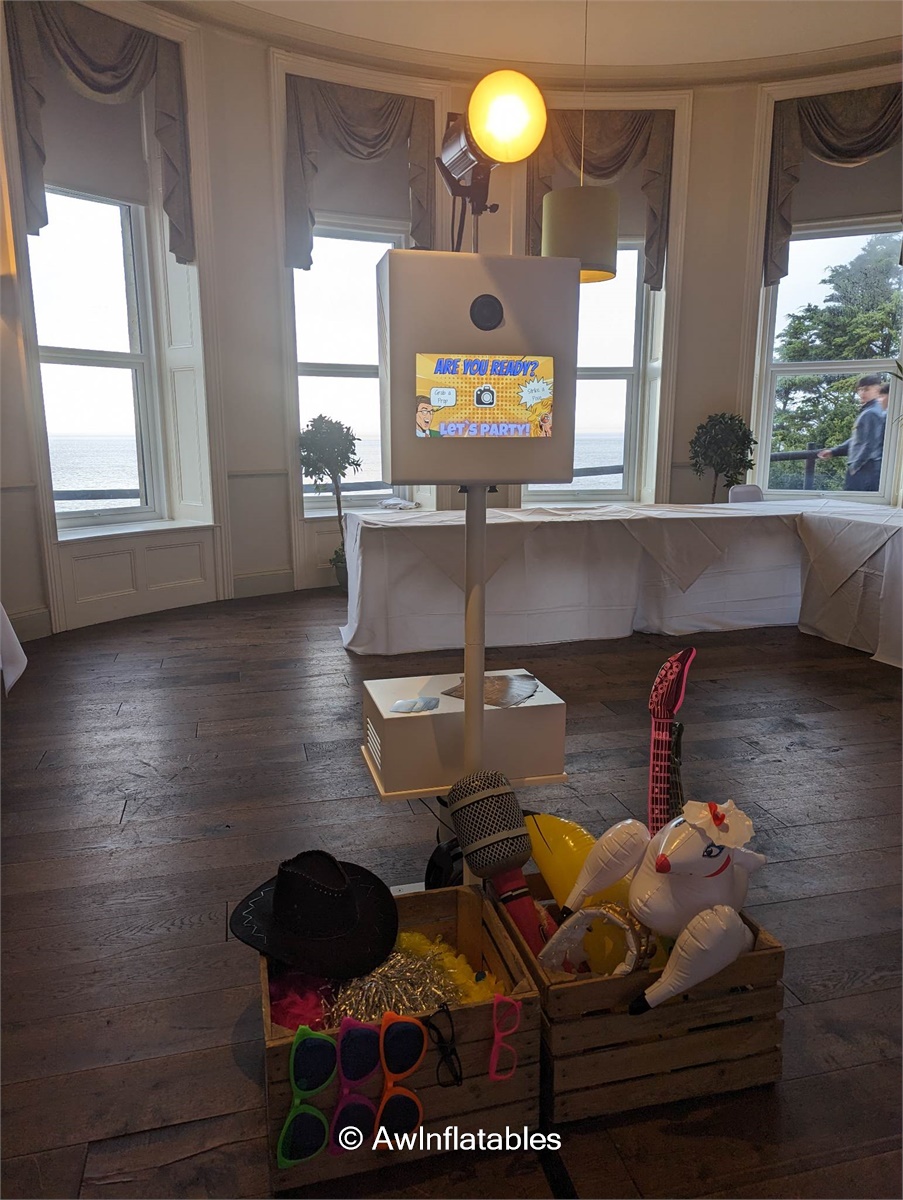 Selfie pod & Back Drop Best Bouncy Castle & Soft play Hire service in